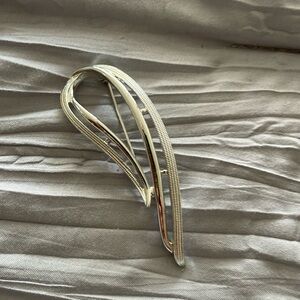 Sarah Coventry pin textured silver tone